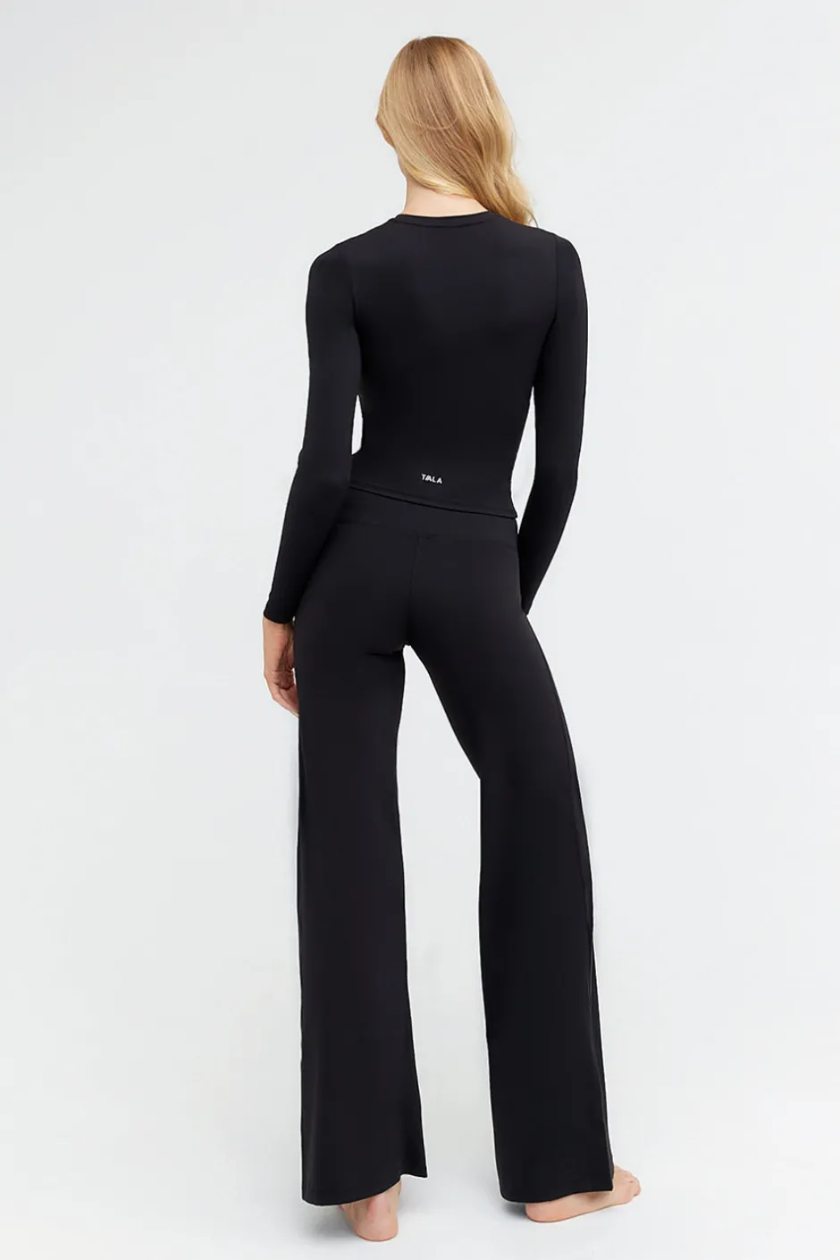 TALA Coffee Dates|Yoga / Pilates*DayFlex Built-In Support Essential Long Sleeve Top - Shadow