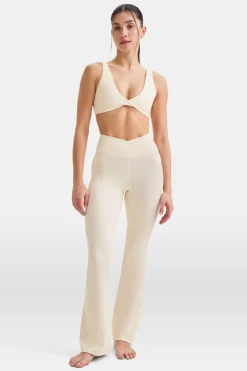 TALA Coffee Dates|Sports Bras*DayFlex Twist Front Sports Bra - Buttermilk