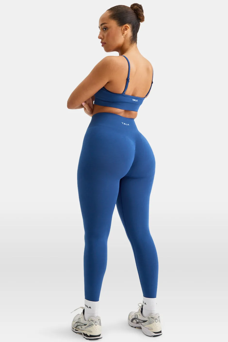 TALA Strength / Lifting|Sports Bras*Sculpt Seamless Bandeau Sports Bra - Cobalt