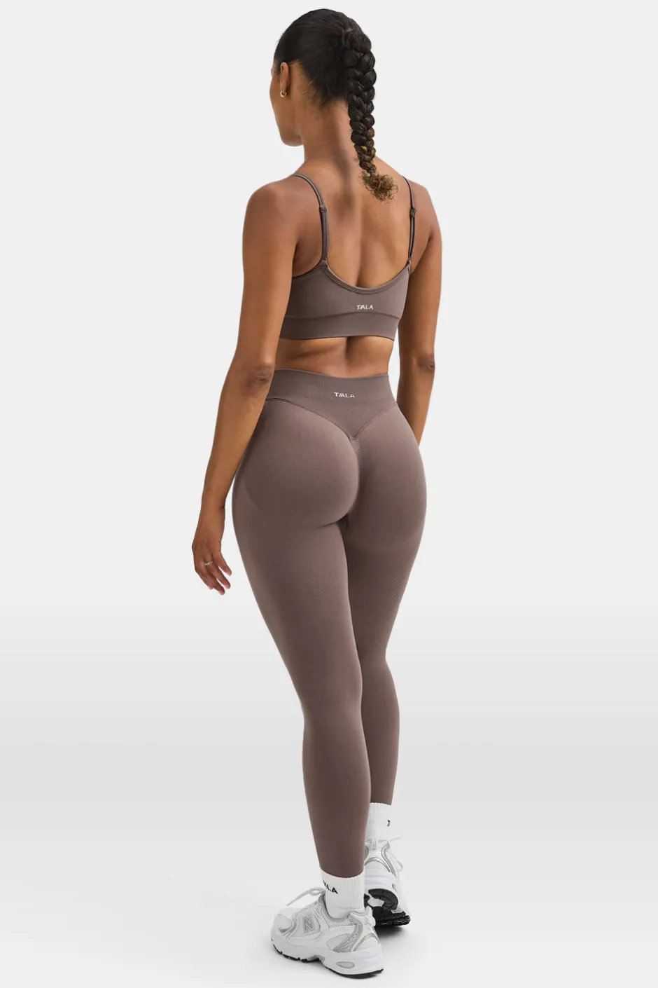 TALA Strength / Lifting|Sports Bras*Sculpt Seamless Ruched Sports Bra - Dark Truffle